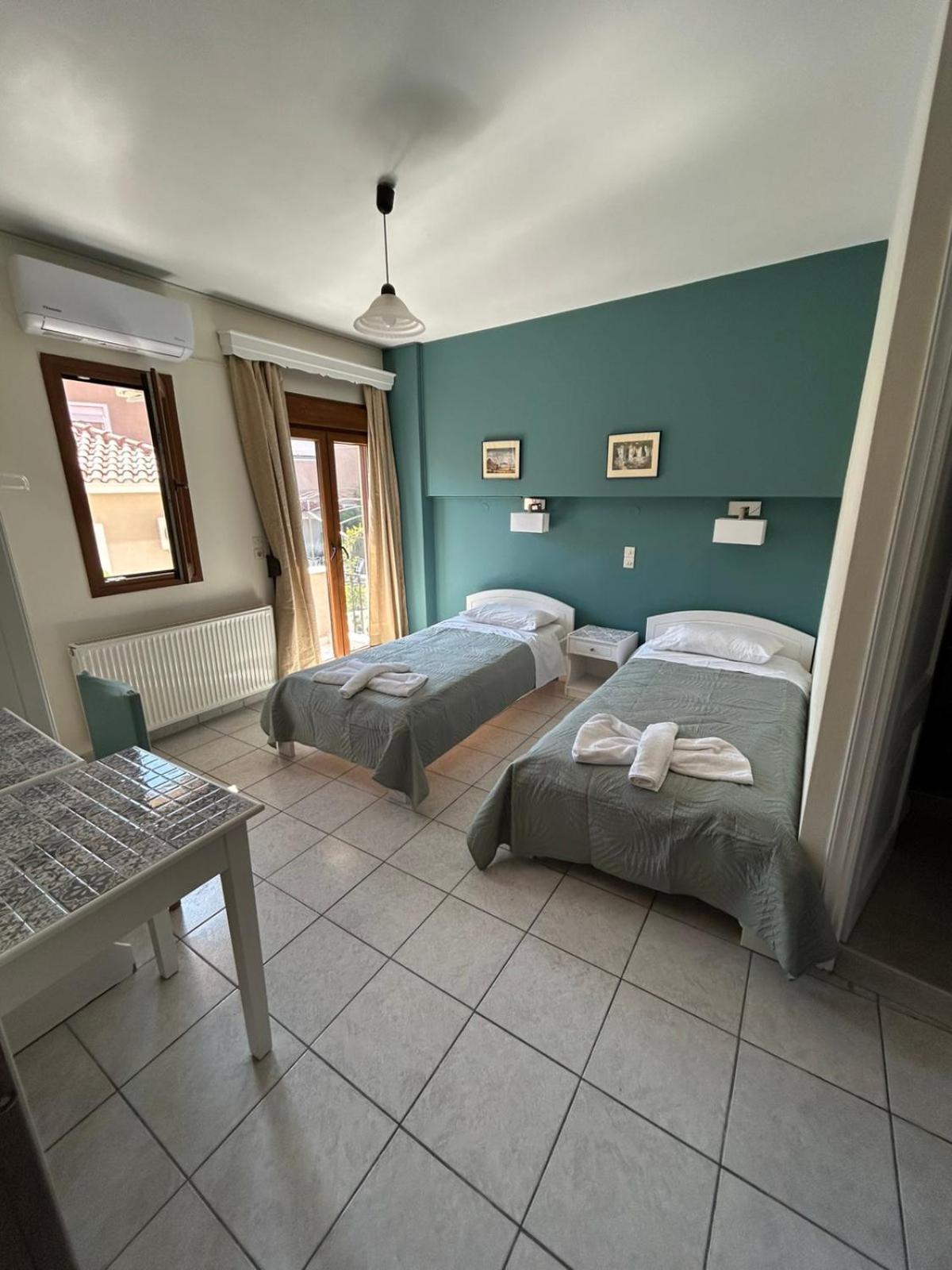 Roxani Studios-Apartments Petra  Luaran gambar